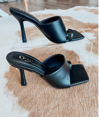 Stacey Toe Strap Black Heel