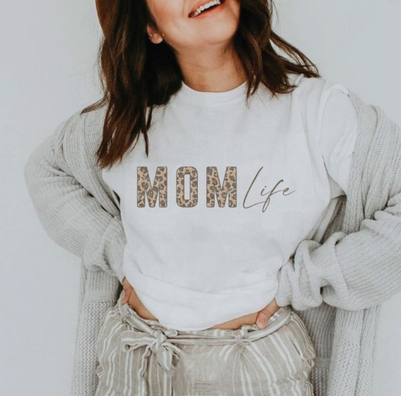 MOM LIFE Cheetah Tee